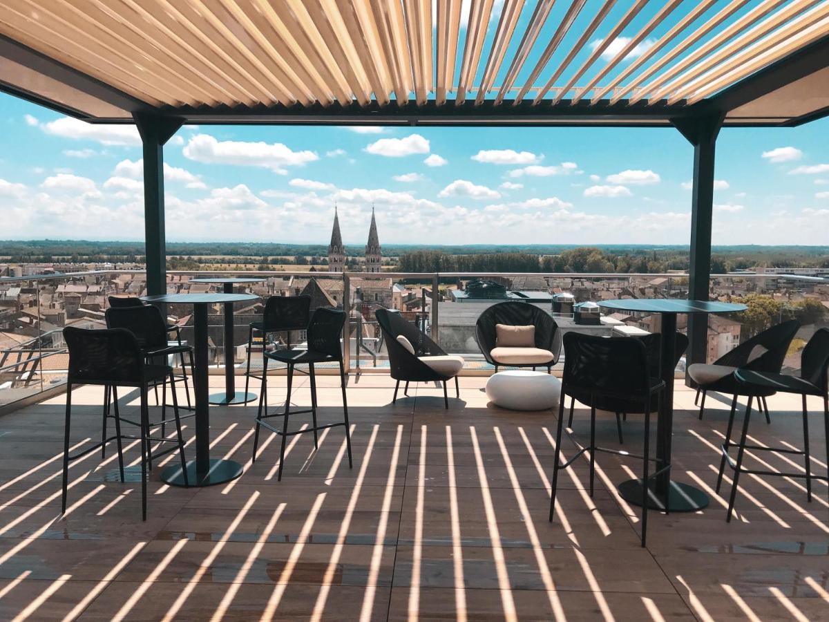 & Panorama 360 Hotel Mâcon